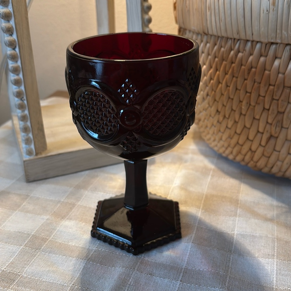 Avon 1876 Cape Cod Water Goblet. Excellent condition. 6 inches tall.